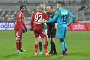 Bursaspor'un Aatif Chahechouhe ısrarı s&uuml;r&uuml;yor!