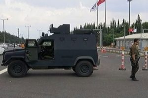 İstanbul'da bomba y&uuml;kl&uuml; ara&ccedil; alarmı!