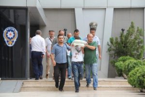 700 bin liralık soygunun zanlıları adliyeye &ccedil;ıkarıldı