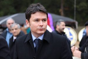 Kanser ila&ccedil;larının hastanelerde satılması uygulaması ertelendi