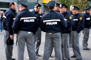 Rum polisinden skandal hata