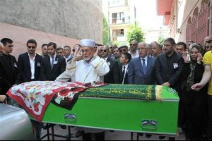 G&uuml;lay Kanatlı defnedildi