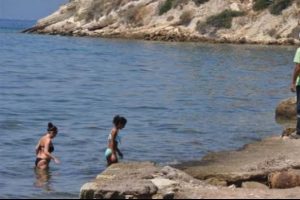 Kuşadası'nda 2 plajdan denize giriş yasaklandı