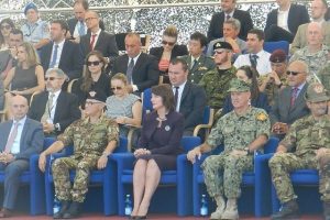 Kosova barış g&uuml;c&uuml;'nde devir teslim