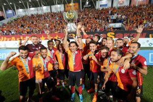 Galatasaray 4.kez S&uuml;per kupanın sahibi oldu!