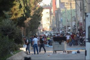 PKK yol kapattı