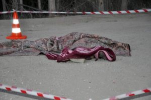 Cinnet ge&ccedil;iren eş dehşet sa&ccedil;tı: 2 &ouml;l&uuml;