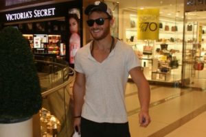 Kerem B&uuml;rsin'den hayranlarına m&uuml;jde