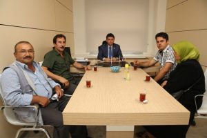 Bursa Nil&uuml;fer Halk Evi'nde vekil-halk buluşmalarına b&uuml;y&uuml;k ilgi