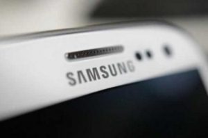 Samsung Galaxy S7 değil, Alpha &ccedil;ıktı!