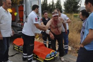 Trafik magandaları sopalarla d&ouml;vd&uuml;