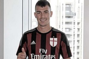 Milan Romagnoli'yi transfer etti