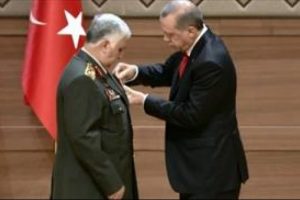 Genelkurmay Başkanı Orgeneral &Ouml;zel'e Devlet Şeref Madalyası