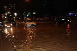 Başkent yaz yağmuruna yakalandı!