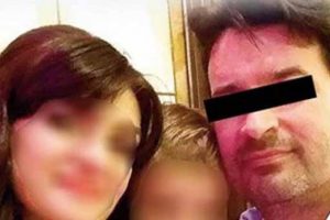 Patronunun odasına gizli kamera yerleştirip...
