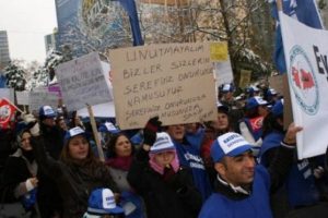 Şişecam'daki grevin 'milli g&uuml;venlik' gerek&ccedil;esiyle ertelenmesi hak ihlali sayıldı
