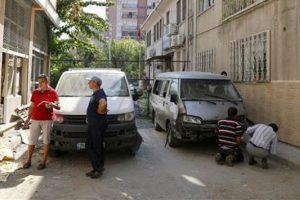 İzmir'de korkutan patlamalar