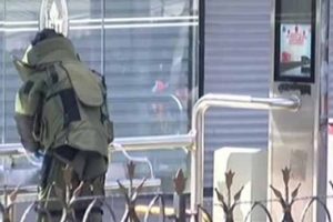 İstanbul'da ş&uuml;pheli poşet paniği ! Tramvay seferleri durdu