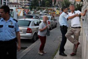 Fuhuş operasyonu: 6 g&ouml;zaltı