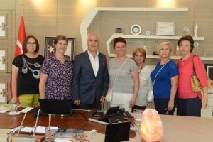 Bursalı &uuml;reten kadınlardan Başkan Bozbey'e ziyaret