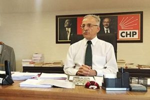 &Ouml;calan posterleri &ccedil;ıktı, CHP'liler alanı terk etti