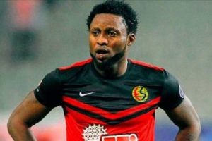 Beşiktaş &ouml;n libero arıyor