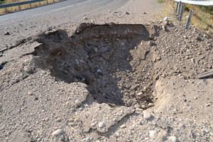 Tunceli'de askeri araca bombalı saldırı