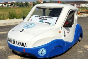 &Uuml;niversite &ouml;ğrencileri 'elektrikli otomobil' &uuml;retti