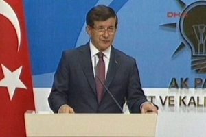 Başbakan Davutoğlu'dan &ouml;nemli a&ccedil;ıklamalar