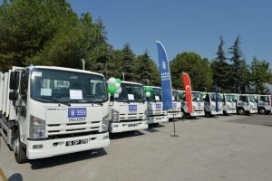 Bursa'da il&ccedil;elere &ccedil;&ouml;p kamyonu desteği