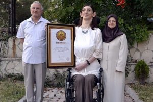 D&uuml;nyanın en uzun boylu kızı T&uuml;rkiye'de