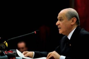 MHP lideri Bah&ccedil;eli toplantıya &ccedil;ağırdı