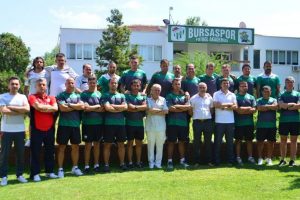 Bursaspor alt yapı hocalarını tanıttı