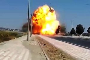 Bomba y&uuml;kl&uuml; ara&ccedil; b&ouml;yle patlatıldı !