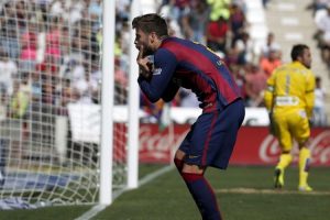 Pique'den Real Madrid'e k&uuml;f&uuml;r!