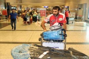 T&uuml;rk bayraklı Azeri gezgin Mısır'da g&ouml;zaltına alındı