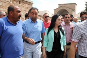 HDP'li Y&uuml;ksekdağ: "Savaşı T&uuml;rkiye halkları istemiyor"
