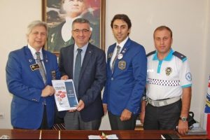Rotary 2440. B&ouml;lge D&ouml;nem Başkanı Akın'dan İzmir Emniyetine ziyaret