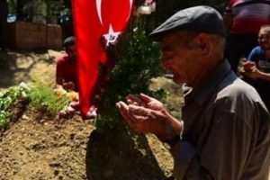 Şehit dedesinden g&ouml;z yaşartan karar!