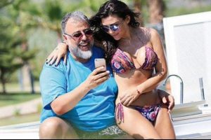 Hamdi Alkan midesini k&uuml;&ccedil;&uuml;ltt&uuml;...