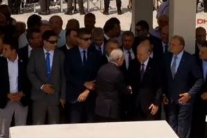 3 lider de şehit cenazesinde!