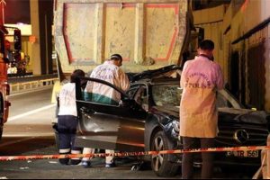 Vatan Caddesi'nde kaza: 3 &ouml;l&uuml;, 2 yaralı