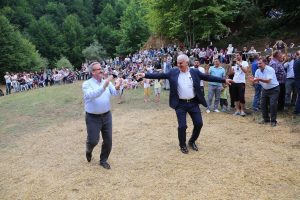 Bursa Valisi Karaloğlu ve AK Parti'li Şahin'e sert tepki!