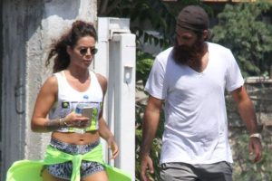 Eliz Saku&ccedil;oğlu sevgilisi Beran Benan'la sporda...
