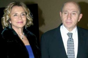 Nihat &Ouml;zdemir'in eşi Amerika'da şifa arıyor