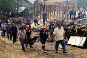 Uykuda yakalandığı yangında can verdi