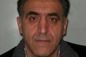 Etek altlarını g&ouml;r&uuml;nt&uuml;leyen T&uuml;rk'e hapis