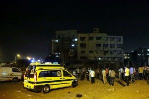 Mısır'da g&uuml;venlik g&uuml;&ccedil;lerine bombalı saldırı d&uuml;zenlendi