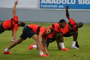Trabzonspor, Beşiktaş ma&ccedil;ına hazırlanıyor