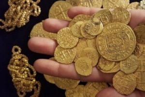 300 yıllık gizemi &ccedil;&ouml;z&uuml;p milyoner oldular
